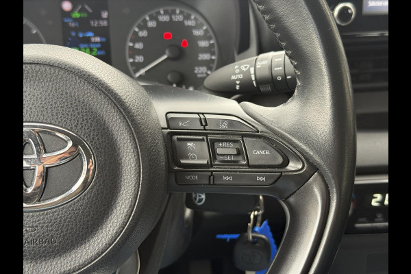 Toyota Yaris 1.5 Hybrid 116pk Active | Apple CarPlay/Android auto, Parkeercamera, Adaptive cruise control, Regensensor Toyota Yaris 1.5 Hybrid 116pk Active | Apple CarPlay/Android auto, Parkeercamera, Adaptive cruise control, Regensensor