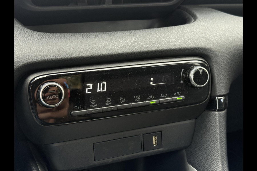 Toyota Yaris 1.5 Hybrid 116pk Active | Apple CarPlay/Android auto, Parkeercamera, Adaptive cruise control, Regensensor Toyota Yaris 1.5 Hybrid 116pk Active | Apple CarPlay/Android auto, Parkeercamera, Adaptive cruise control, Regensensor