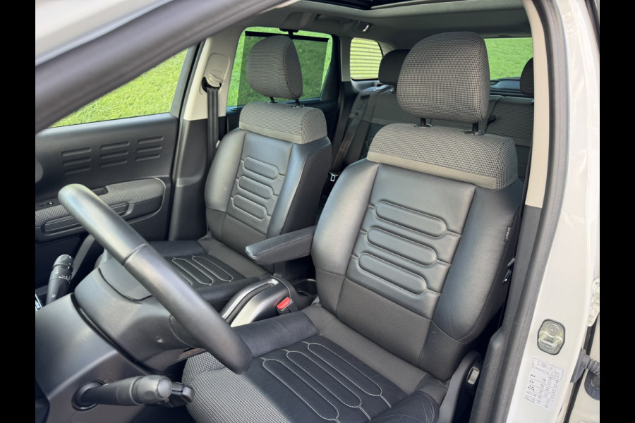 Citroën C3 Aircross 1.2 PureTech S&S Shine Half Leder | Stoelverwarming | Schuif- / Panodak | Grip Control Citroën C3 Aircross 1.2 PureTech S&S Shine Half Leder | Stoelverwarming | Schuif- / Panodak | Grip Control