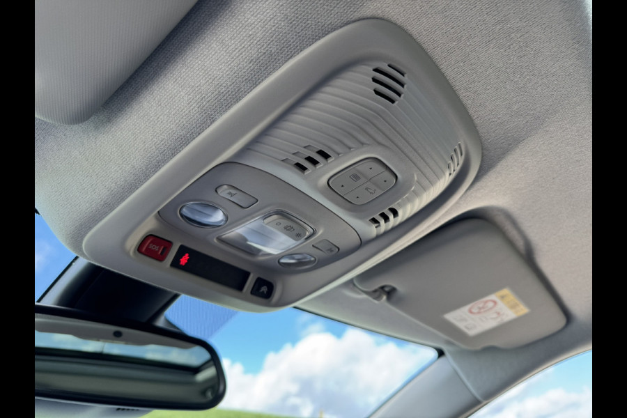 Citroën C3 Aircross 1.2 PureTech S&S Shine Half Leder | Stoelverwarming | Schuif- / Panodak | Grip Control Citroën C3 Aircross 1.2 PureTech S&S Shine Half Leder | Stoelverwarming | Schuif- / Panodak | Grip Control
