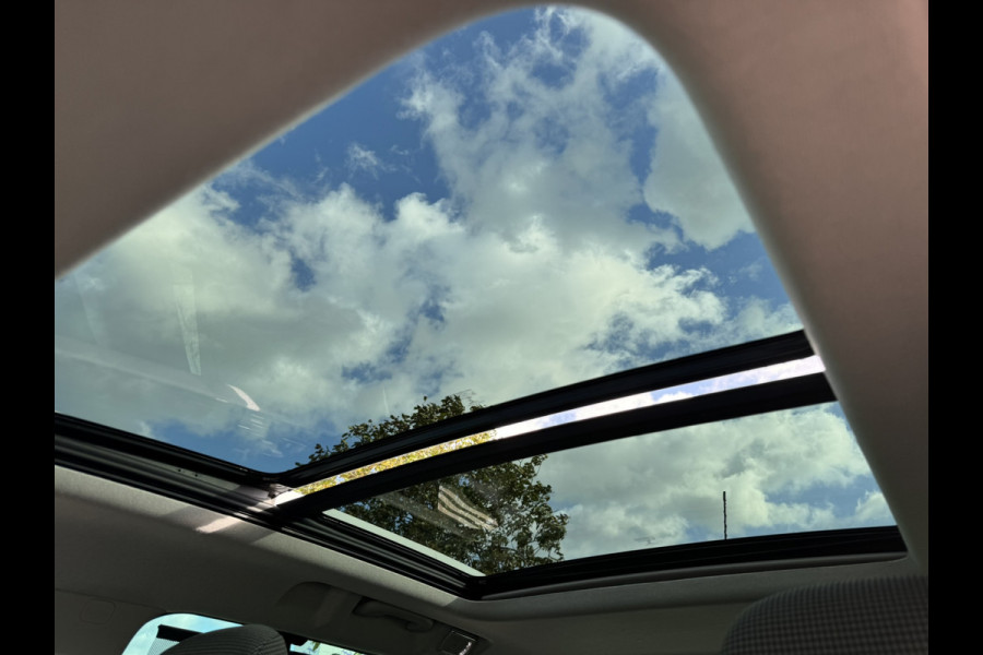 Citroën C3 Aircross 1.2 PureTech S&S Shine Half Leder | Stoelverwarming | Schuif- / Panodak | Grip Control Citroën C3 Aircross 1.2 PureTech S&S Shine Half Leder | Stoelverwarming | Schuif- / Panodak | Grip Control
