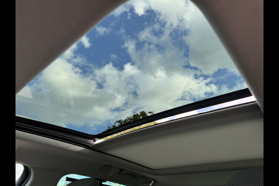 Citroën C3 Aircross 1.2 PureTech S&S Shine Half Leder | Stoelverwarming | Schuif- / Panodak | Grip Control Citroën C3 Aircross 1.2 PureTech S&S Shine Half Leder | Stoelverwarming | Schuif- / Panodak | Grip Control