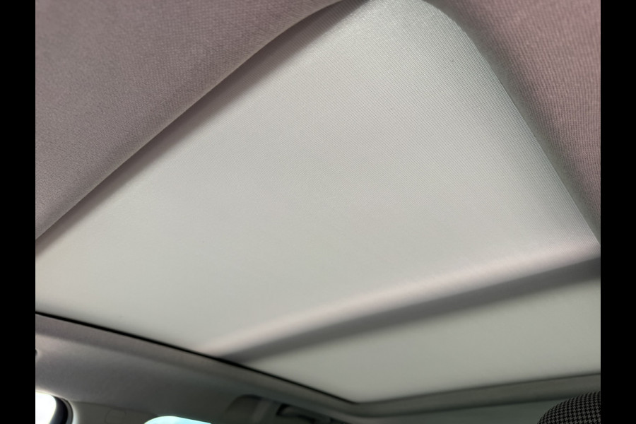 Citroën C3 Aircross 1.2 PureTech S&S Shine Half Leder | Stoelverwarming | Schuif- / Panodak | Grip Control Citroën C3 Aircross 1.2 PureTech S&S Shine Half Leder | Stoelverwarming | Schuif- / Panodak | Grip Control