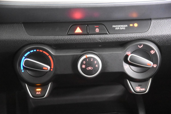 Kia Stonic 1.2 MPi ComfortLine *Airco*Carplay* Kia Stonic 1.2 MPi ComfortLine *Airco*Carplay*