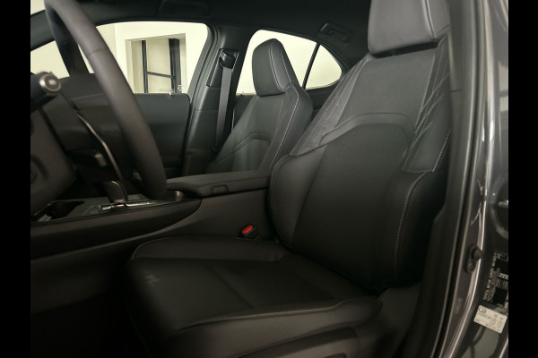Lexus UX 300e Luxury Line 73 kWh | 45% korting | Winter-pakket | Tech Pack | Mark Levinson geluid! | Navigatie | Nieuwprijs € 61.095,00 |