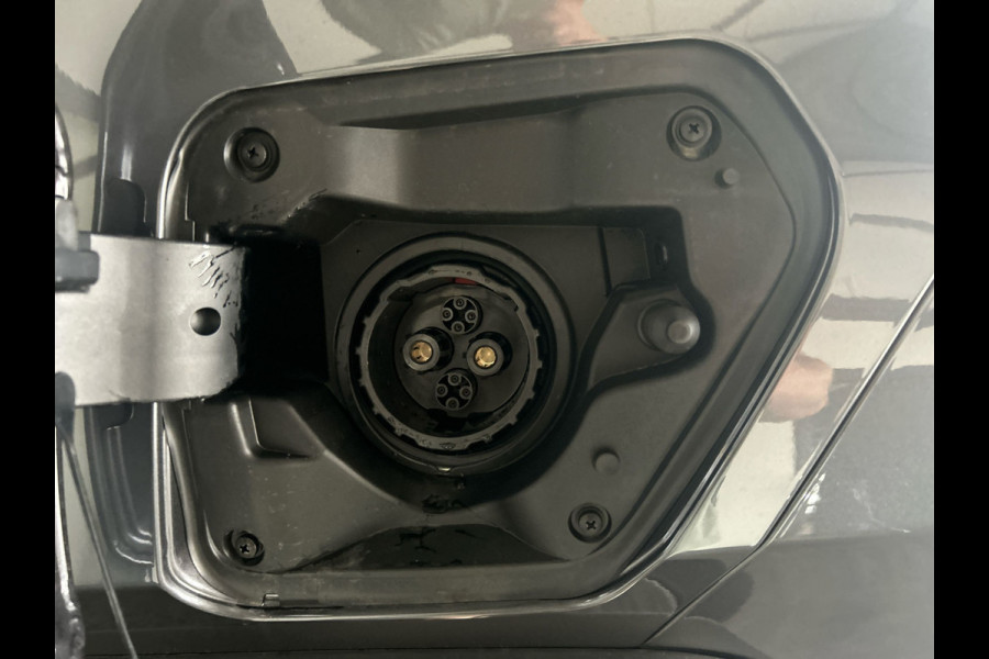 Lexus UX 300e Luxury Line 73 kWh | 45% korting | Winter-pakket | Tech Pack | Mark Levinson geluid! | Navigatie | Nieuwprijs € 61.095,00 |