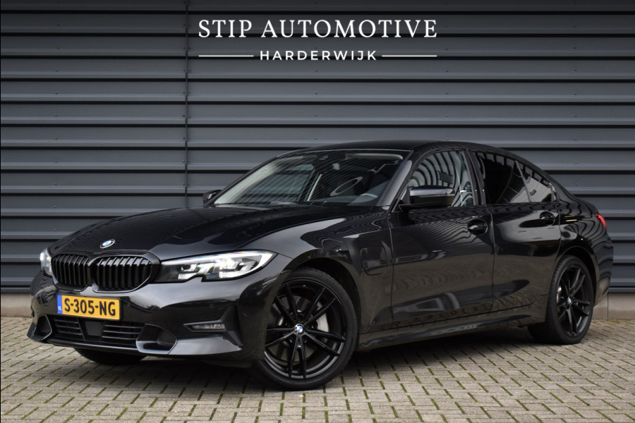 BMW 3 Serie 330e High Executive Shadow Line | ACC | 19'' M Wielen | Stuur + Stoelverwarming | CarPlay | Live Cockpit Pro | BMW 3 Serie 330e High Executive Shadow Line | ACC | 19'' M Wielen | Stuur + Stoelverwarming | CarPlay | Live Cockpit Pro |