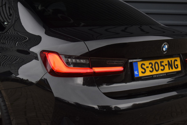 BMW 3 Serie 330e High Executive Shadow Line | ACC | 19'' M Wielen | Stuur + Stoelverwarming | CarPlay | Live Cockpit Pro | BMW 3 Serie 330e High Executive Shadow Line | ACC | 19'' M Wielen | Stuur + Stoelverwarming | CarPlay | Live Cockpit Pro |