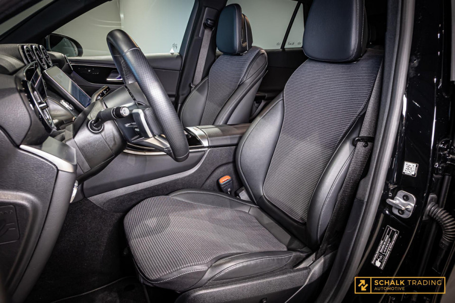 Mercedes-Benz GLC 200 4MATIC AMG Line|MBUX|LED|Ambien Mercedes-Benz GLC 200 4MATIC AMG Line|MBUX|LED|Ambien