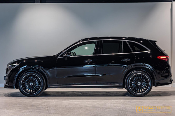 Mercedes-Benz GLC 200 4MATIC AMG Line|MBUX|LED|Ambien Mercedes-Benz GLC 200 4MATIC AMG Line|MBUX|LED|Ambien