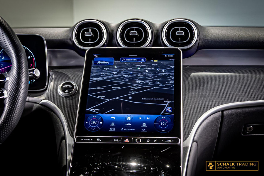 Mercedes-Benz GLC 200 4MATIC AMG Line|MBUX|LED|Ambien Mercedes-Benz GLC 200 4MATIC AMG Line|MBUX|LED|Ambien