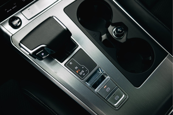 Audi A6 Avant 55 TFSI e quattro Competition | Maxton Design | 360 camera | S-line | Pano | Stoelverwarming | Audi A6 Avant 55 TFSI e quattro Competition | Maxton Design | 360 camera | S-line | Pano | Stoelverwarming |