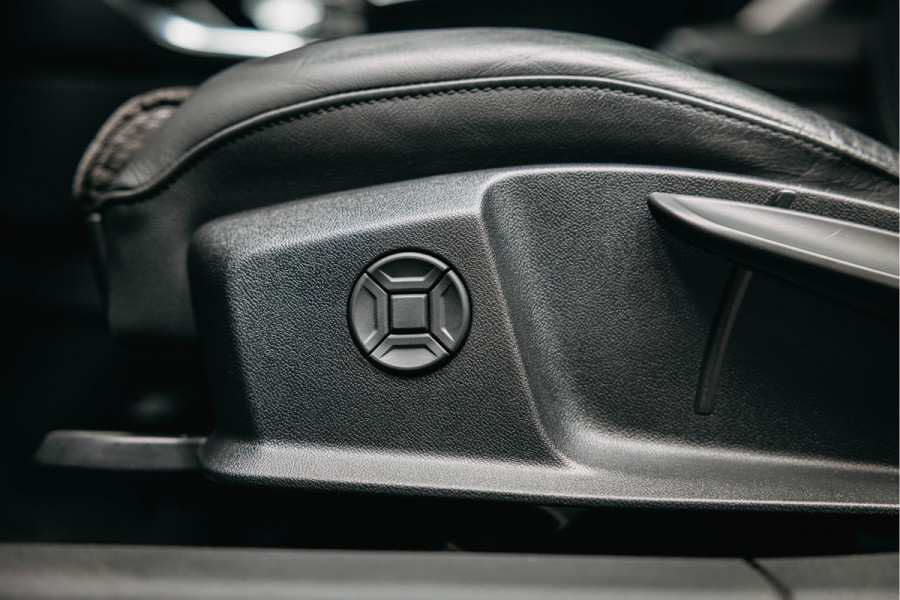 Audi A6 Avant 55 TFSI e quattro Competition | Maxton Design | 360 camera | S-line | Pano | Stoelverwarming | Audi A6 Avant 55 TFSI e quattro Competition | Maxton Design | 360 camera | S-line | Pano | Stoelverwarming |