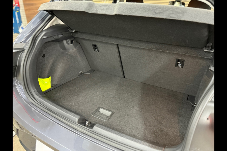 Volkswagen Polo 1.0 TSI DSG Life | Virtual Cockpit | DAB | Navi | Adaptive Cruise | Carplay | LED | 16' inch Volkswagen Polo 1.0 TSI DSG Life | Virtual Cockpit | DAB | Navi | Adaptive Cruise | Carplay | LED | 16' inch