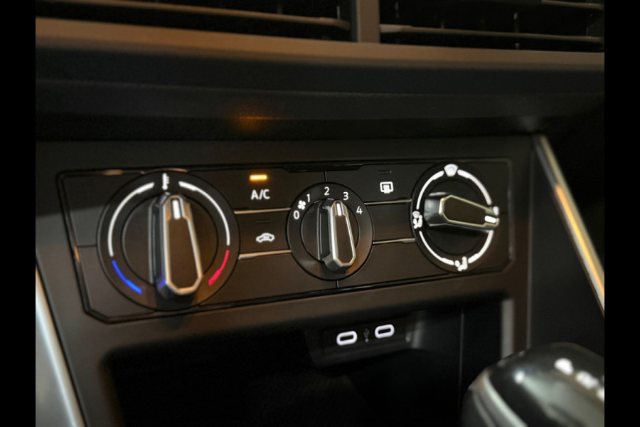 Volkswagen Polo 1.0 TSI DSG Life | Virtual Cockpit | DAB | Navi | Adaptive Cruise | Carplay | LED | 16' inch Volkswagen Polo 1.0 TSI DSG Life | Virtual Cockpit | DAB | Navi | Adaptive Cruise | Carplay | LED | 16' inch