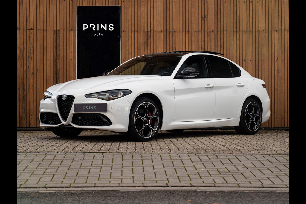 Alfa Romeo Giulia 2.0T AWD Veloce 280pk | Pano-dak | Carplay | Adapt. cruise Alfa Romeo Giulia 2.0T AWD Veloce 280pk | Pano-dak | Carplay | Adapt. cruise
