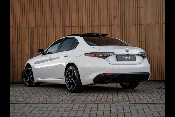 Alfa Romeo Giulia 2.0T AWD Veloce 280pk | Pano-dak | Carplay | Adapt. cruise Alfa Romeo Giulia 2.0T AWD Veloce 280pk | Pano-dak | Carplay | Adapt. cruise