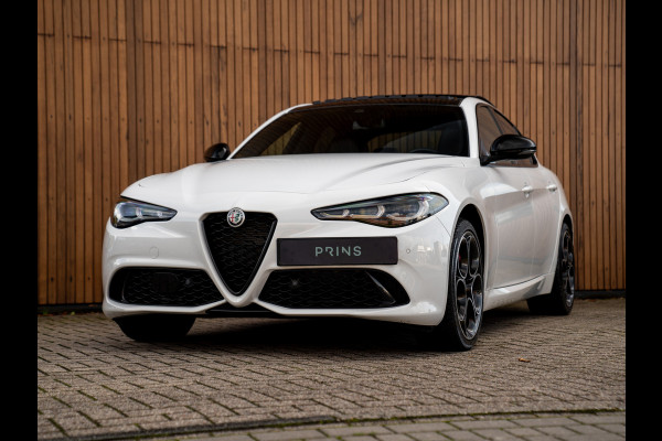 Alfa Romeo Giulia 2.0T AWD Veloce 280pk | Pano-dak | Carplay | Adapt. cruise Alfa Romeo Giulia 2.0T AWD Veloce 280pk | Pano-dak | Carplay | Adapt. cruise