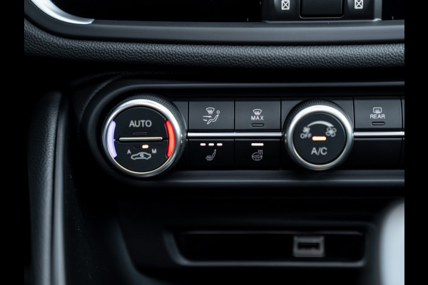 Alfa Romeo Giulia 2.0T AWD Veloce 280pk | Pano-dak | Carplay | Adapt. cruise Alfa Romeo Giulia 2.0T AWD Veloce 280pk | Pano-dak | Carplay | Adapt. cruise