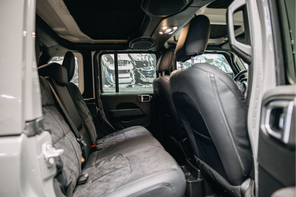 Jeep Wrangler Unlimited 4xe 380 Sahara | Corse Edition Custom made | Unieke kleur | Hybride | Jeep Wrangler Unlimited 4xe 380 Sahara | Corse Edition Custom made | Unieke kleur | Hybride |