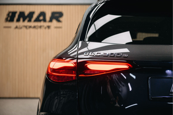 Mercedes-Benz GLC 300e 4MATIC AMG Line | Pano | Stoelverwarming | 360 camera | AMG Look Mercedes-Benz GLC 300e 4MATIC AMG Line | Pano | Stoelverwarming | 360 camera | AMG Look