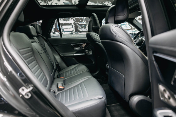 Mercedes-Benz GLC 300e 4MATIC AMG Line | Pano | Stoelverwarming | 360 camera | AMG Look Mercedes-Benz GLC 300e 4MATIC AMG Line | Pano | Stoelverwarming | 360 camera | AMG Look