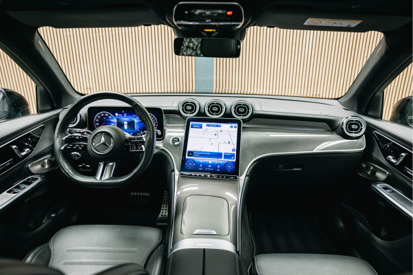 Mercedes-Benz GLC 300e 4MATIC AMG Line | Pano | Stoelverwarming | 360 camera | AMG Look Mercedes-Benz GLC 300e 4MATIC AMG Line | Pano | Stoelverwarming | 360 camera | AMG Look