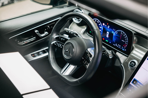 Mercedes-Benz GLC 300e 4MATIC AMG Line | Pano | Stoelverwarming | 360 camera | AMG Look Mercedes-Benz GLC 300e 4MATIC AMG Line | Pano | Stoelverwarming | 360 camera | AMG Look