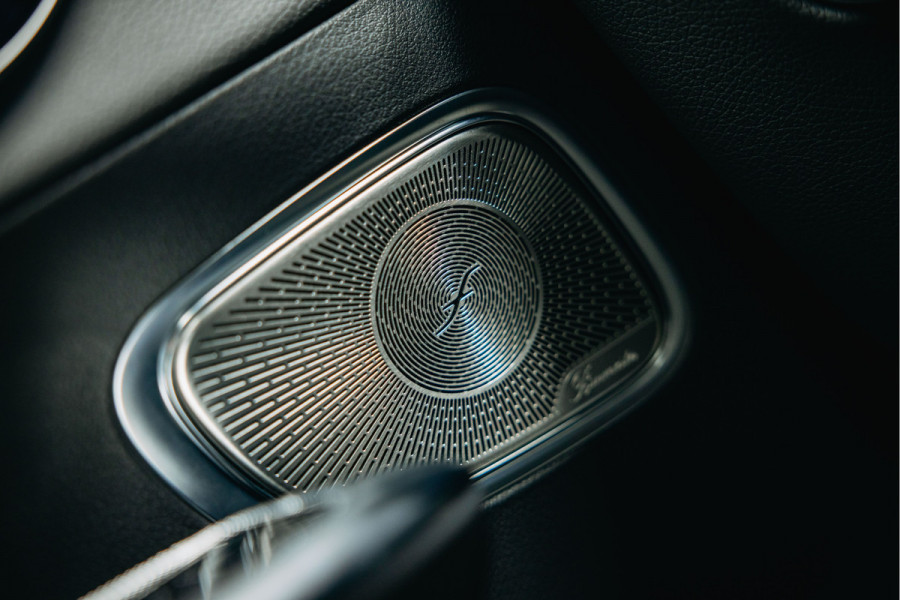 Mercedes-Benz GLC 300e 4MATIC AMG Line | Pano | Stoelverwarming | 360 camera | AMG Look Mercedes-Benz GLC 300e 4MATIC AMG Line | Pano | Stoelverwarming | 360 camera | AMG Look