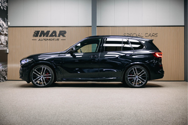 BMW X5 xDrive45e High Executive | Bowers & Wilkins | Carbon | Pano | Head-Up | Luchtvering | Trekhaak | Stoelverwarming en verkoeling |