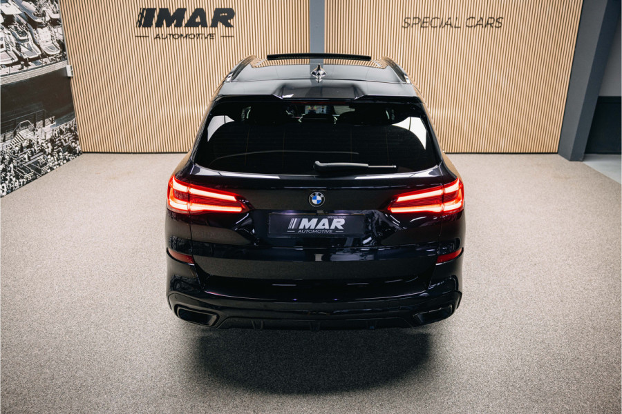 BMW X5 xDrive45e High Executive | Bowers & Wilkins | Carbon | Pano | Head-Up | Luchtvering | Trekhaak | Stoelverwarming en verkoeling |