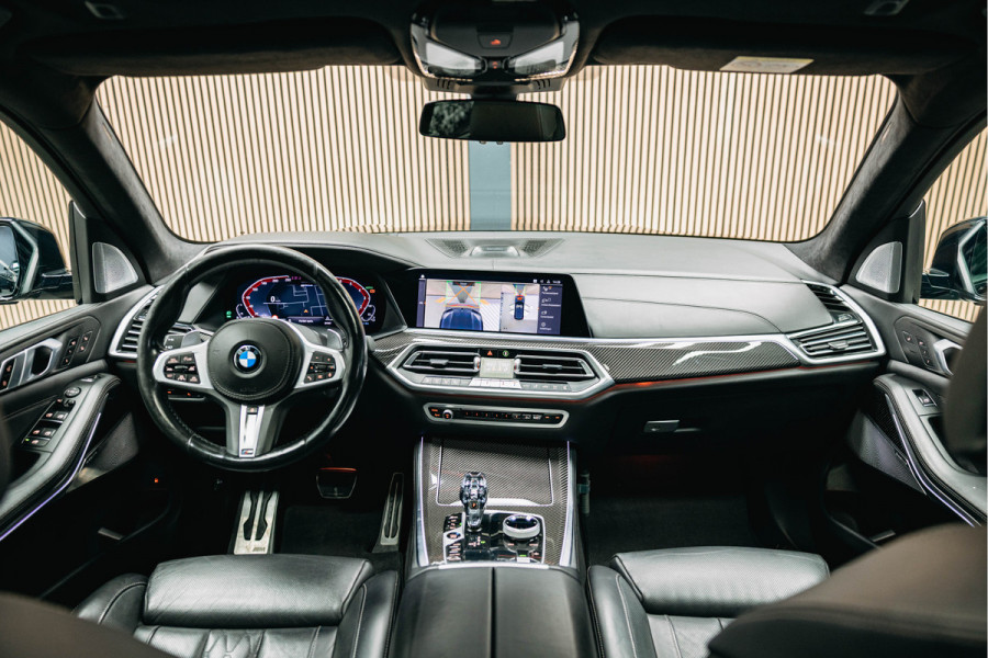 BMW X5 xDrive45e High Executive | Bowers & Wilkins | Carbon | Pano | Head-Up | Luchtvering | Trekhaak | Stoelverwarming en verkoeling |