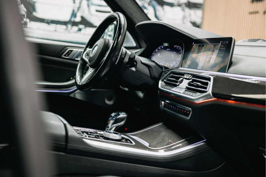 BMW X5 xDrive45e High Executive | Bowers & Wilkins | Carbon | Pano | Head-Up | Luchtvering | Trekhaak | Stoelverwarming en verkoeling |