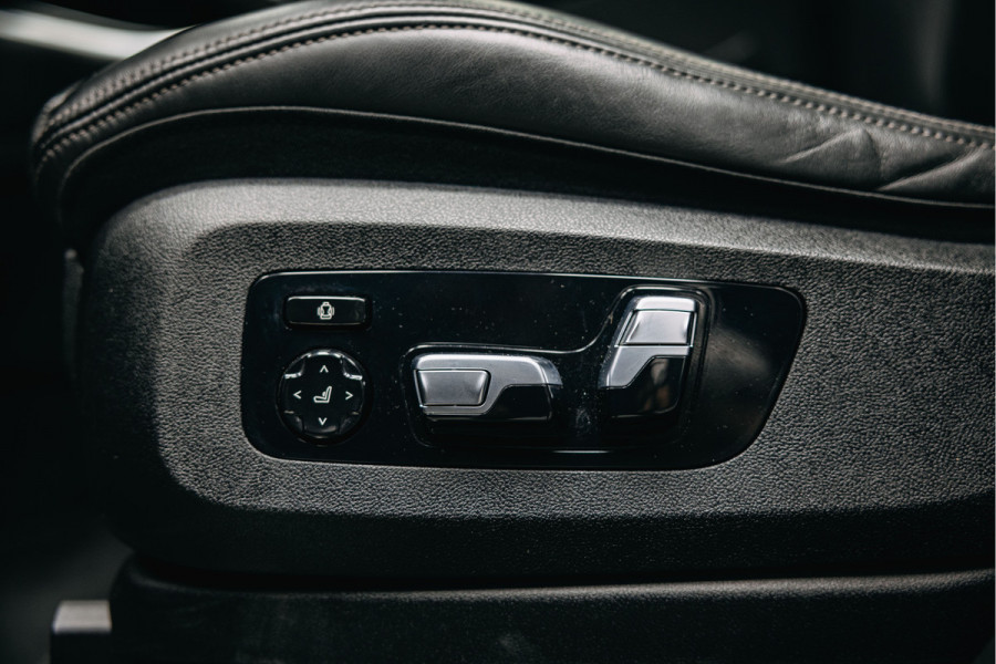 BMW X5 xDrive45e High Executive | Bowers & Wilkins | Carbon | Pano | Head-Up | Luchtvering | Trekhaak | Stoelverwarming en verkoeling |