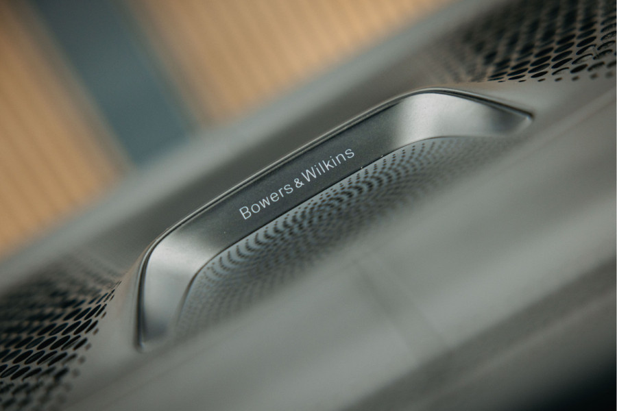 BMW X5 xDrive45e High Executive | Bowers & Wilkins | Carbon | Pano | Head-Up | Luchtvering | Trekhaak | Stoelverwarming en verkoeling |