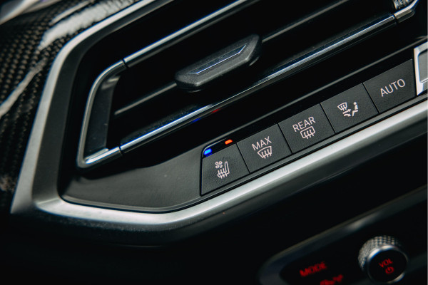 BMW X5 xDrive45e High Executive | Bowers & Wilkins | Carbon | Pano | Head-Up | Luchtvering | Trekhaak | Stoelverwarming en verkoeling |