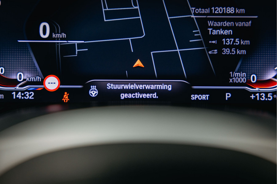 BMW X5 xDrive45e High Executive | Bowers & Wilkins | Carbon | Pano | Head-Up | Luchtvering | Trekhaak | Stoelverwarming en verkoeling |