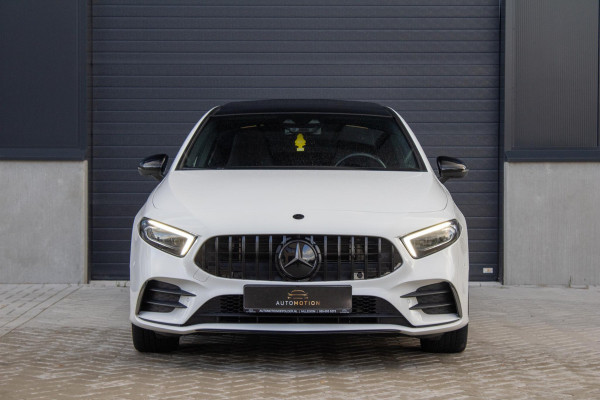 Mercedes-Benz A-Klasse 250 e AMG Line PANO Burmester Sfeerverlichting Parkeerassistent Mercedes-Benz A-Klasse 250 e AMG Line PANO Burmester Sfeerverlichting Parkeerassistent
