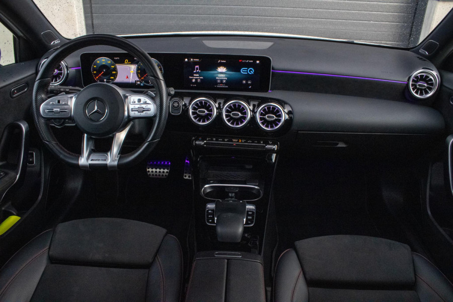 Mercedes-Benz A-Klasse 250 e AMG Line PANO Burmester Sfeerverlichting Parkeerassistent Mercedes-Benz A-Klasse 250 e AMG Line PANO Burmester Sfeerverlichting Parkeerassistent