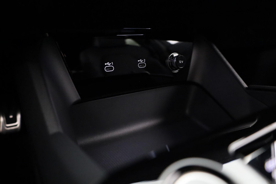 Audi A6 Avant e-tron S edition performance 100 kWh 367pk | Matrix Led verlichting | Elektrisch verstelbare voorstoelen+ geheugen bestuurdersstoel  | Adaptieve cruise controle | 360° Camera Audi A6 Avant e-tron S edition performance 100 kWh 367pk | Matrix Led verlichting | Elektrisch verstelbare voorstoelen+ geheugen bestuurdersstoel  | Adaptieve cruise controle | 360° Camera