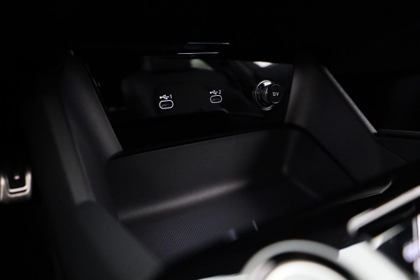 Audi A6 Avant e-tron S edition performance 100 kWh 367pk | Matrix Led verlichting | Elektrisch verstelbare voorstoelen+ geheugen bestuurdersstoel  | Adaptieve cruise controle | 360° Camera Audi A6 Avant e-tron S edition performance 100 kWh 367pk | Matrix Led verlichting | Elektrisch verstelbare voorstoelen+ geheugen bestuurdersstoel  | Adaptieve cruise controle | 360° Camera