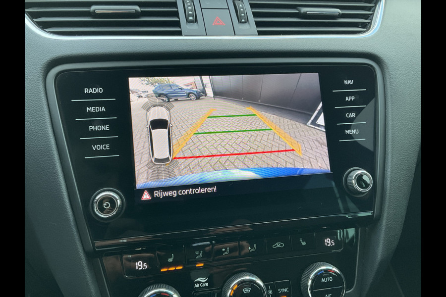 Škoda Octavia Combi 2.0 TSI RS Sportzetels Nav/Cam Carplay Stoelverw Elek.Klep Race-Blue Voll.Onderhouden!