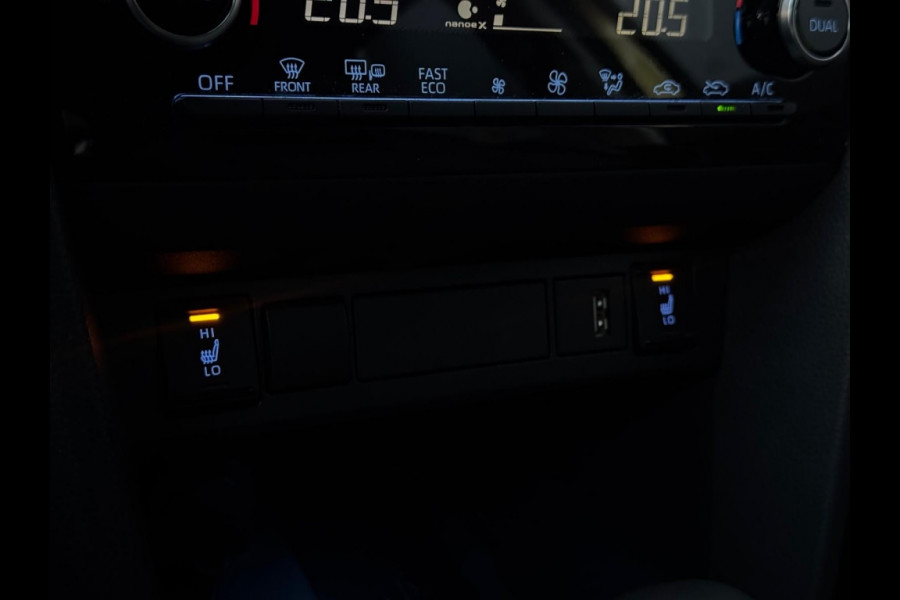 Toyota Yaris Cross 1.5 Hybrid Dynamic FULL NAVI CAMERA PDC LEDER SPORTVELGEN Toyota Yaris Cross 1.5 Hybrid Dynamic FULL NAVI CAMERA PDC LEDER SPORTVELGEN