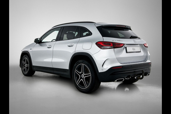 Mercedes-Benz GLA 250 e AMG Plug-In Hybride | AMG Line | NIght Pakket | Distronic | Trekhaak | Keyless-Go | Ledkoplampen | Easy Pack Achterklep, Inclusief 24 maanden MB Certified garantie voor Europa. Mercedes-Benz GLA 250 e AMG Plug-In Hybride | AMG Line | NIght Pakket | Distronic | Trekhaak | Keyless-Go | Ledkoplampen | Easy Pack Achterklep, Inclusief 24 maanden MB Certified garantie voor Europa.