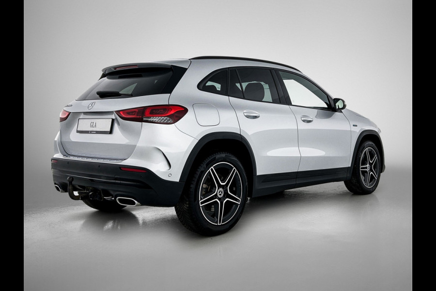Mercedes-Benz GLA 250 e AMG Plug-In Hybride | AMG Line | NIght Pakket | Distronic | Trekhaak | Keyless-Go | Ledkoplampen | Easy Pack Achterklep, Inclusief 24 maanden MB Certified garantie voor Europa. Mercedes-Benz GLA 250 e AMG Plug-In Hybride | AMG Line | NIght Pakket | Distronic | Trekhaak | Keyless-Go | Ledkoplampen | Easy Pack Achterklep, Inclusief 24 maanden MB Certified garantie voor Europa.