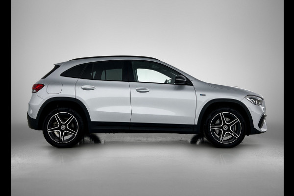 Mercedes-Benz GLA 250 e AMG Plug-In Hybride | AMG Line | NIght Pakket | Distronic | Trekhaak | Keyless-Go | Ledkoplampen | Easy Pack Achterklep, Inclusief 24 maanden MB Certified garantie voor Europa. Mercedes-Benz GLA 250 e AMG Plug-In Hybride | AMG Line | NIght Pakket | Distronic | Trekhaak | Keyless-Go | Ledkoplampen | Easy Pack Achterklep, Inclusief 24 maanden MB Certified garantie voor Europa.