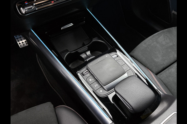Mercedes-Benz GLA 250 e AMG Plug-In Hybride | AMG Line | NIght Pakket | Distronic | Trekhaak | Keyless-Go | Ledkoplampen | Easy Pack Achterklep, Inclusief 24 maanden MB Certified garantie voor Europa. Mercedes-Benz GLA 250 e AMG Plug-In Hybride | AMG Line | NIght Pakket | Distronic | Trekhaak | Keyless-Go | Ledkoplampen | Easy Pack Achterklep, Inclusief 24 maanden MB Certified garantie voor Europa.
