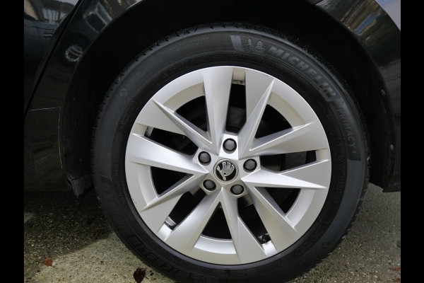 Škoda Octavia Combi 1.0 TSI BUSINESS | PANORAMA | DIGI DASH | LED | TREKHAAK | DEALER O-H!! Škoda Octavia Combi 1.0 TSI BUSINESS | PANORAMA | DIGI DASH | LED | TREKHAAK | DEALER O-H!!