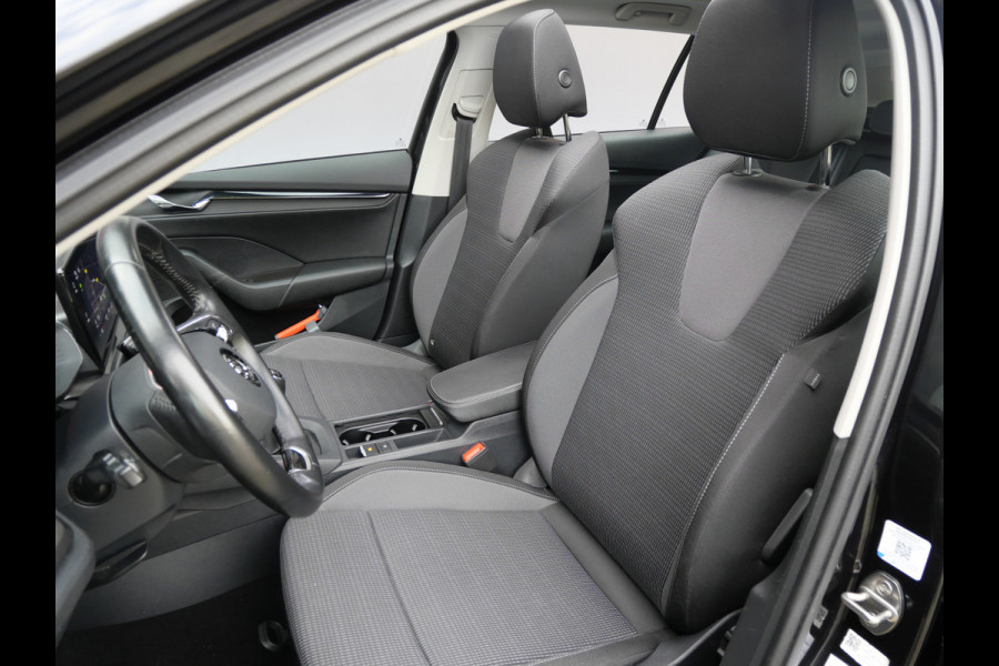 Škoda Octavia Combi 1.0 TSI BUSINESS | PANORAMA | DIGI DASH | LED | TREKHAAK | DEALER O-H!! Škoda Octavia Combi 1.0 TSI BUSINESS | PANORAMA | DIGI DASH | LED | TREKHAAK | DEALER O-H!!