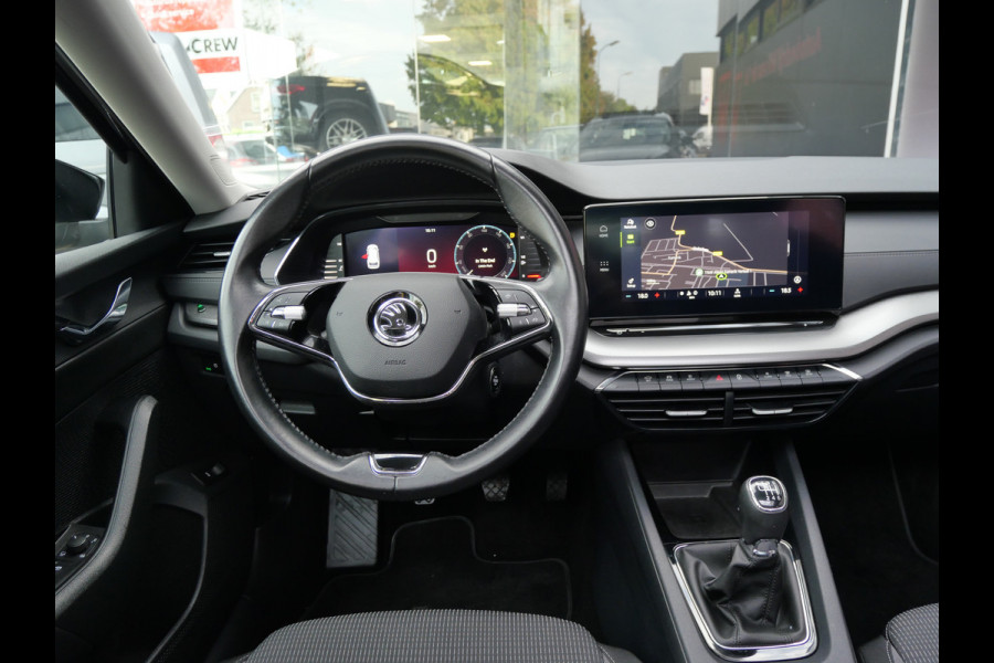 Škoda Octavia Combi 1.0 TSI BUSINESS | PANORAMA | DIGI DASH | LED | TREKHAAK | DEALER O-H!! Škoda Octavia Combi 1.0 TSI BUSINESS | PANORAMA | DIGI DASH | LED | TREKHAAK | DEALER O-H!!